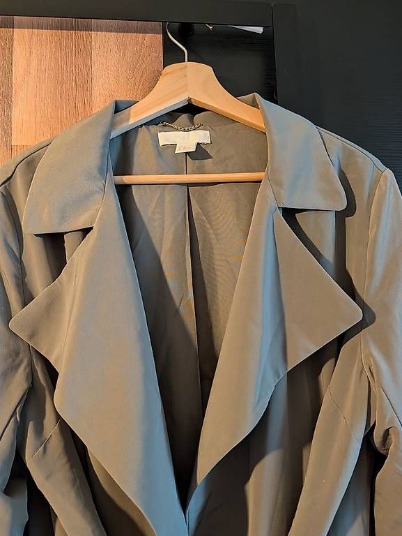 Giacche: Jacke grun EU 42 – Usato da Schlieren venduto da Graziagra 1