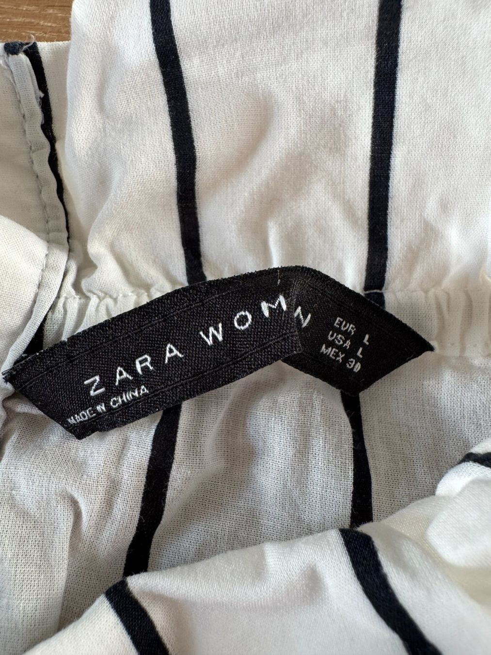 Zara Top: Blouse rayée Zara col volanté – Usato da Rossemaison venduto da Carduelis 3