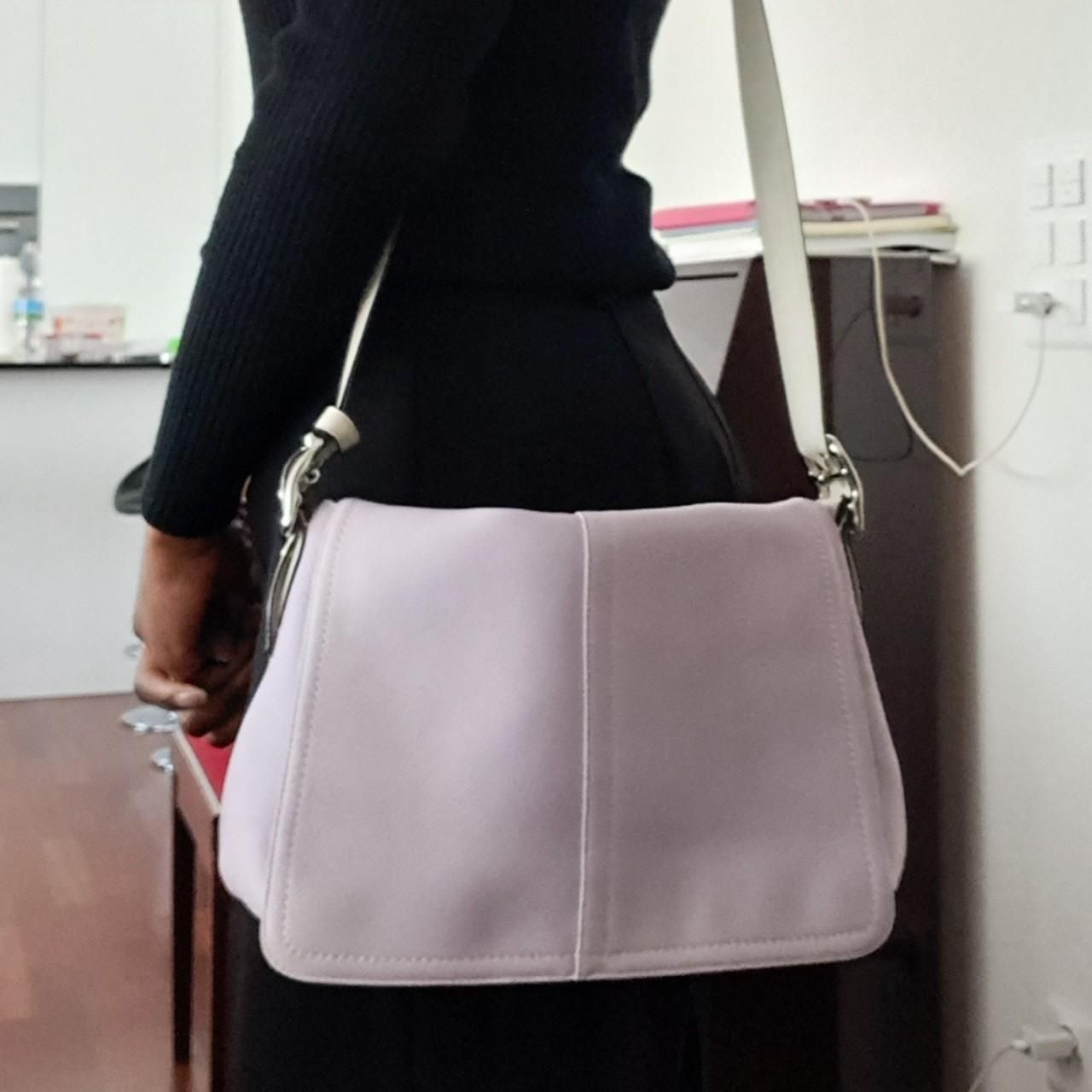 Coach Taschen für Damen: Coach lavender shoulder bag – Gebraucht aus Échichens von sosoleily