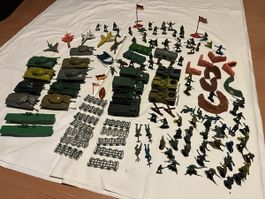Plastiksoldaten Spielzeugfiguren und Fahrzeuge 
