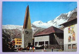 Saas-Fee 1790 m, Kirche und Dorfplatz