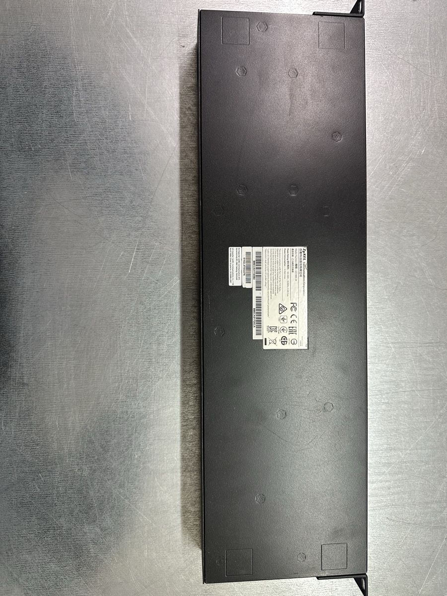 Zyxel Hub & Switch: ZyXel GS1900-24 Port Managed Switch – Usato da Luzern venduto da FrankGroebel 5
