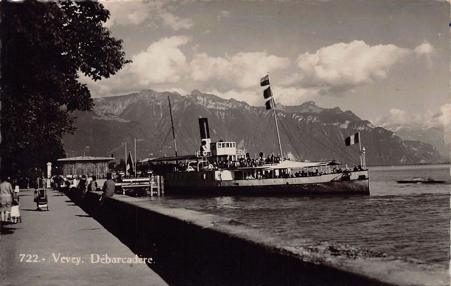 Cartoline postali: DS EVIAN au débarcadère de Vevey, circulée 1943 – Usato da Frauenfeld venduto da POML