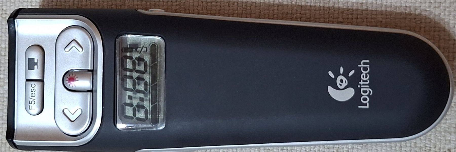 Logitech Telecomandi: Logitech Presenter Fernbedienung Laserpointer guter Zustand – Usato da Glattbrugg venduto da cub_w7l8