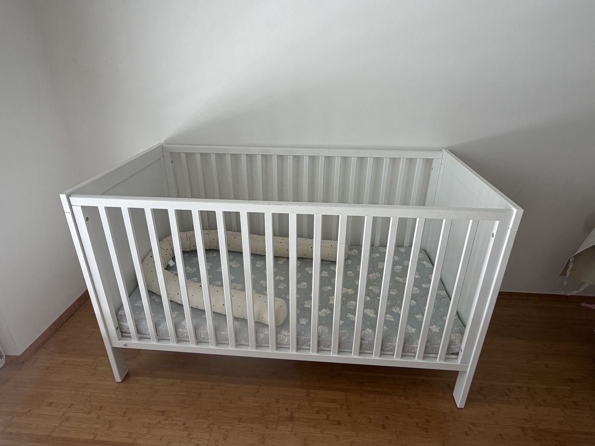 Tables à langer & accessoires: Baby changing table and crib – D'occasion à Solothurn par jen_s86y 1