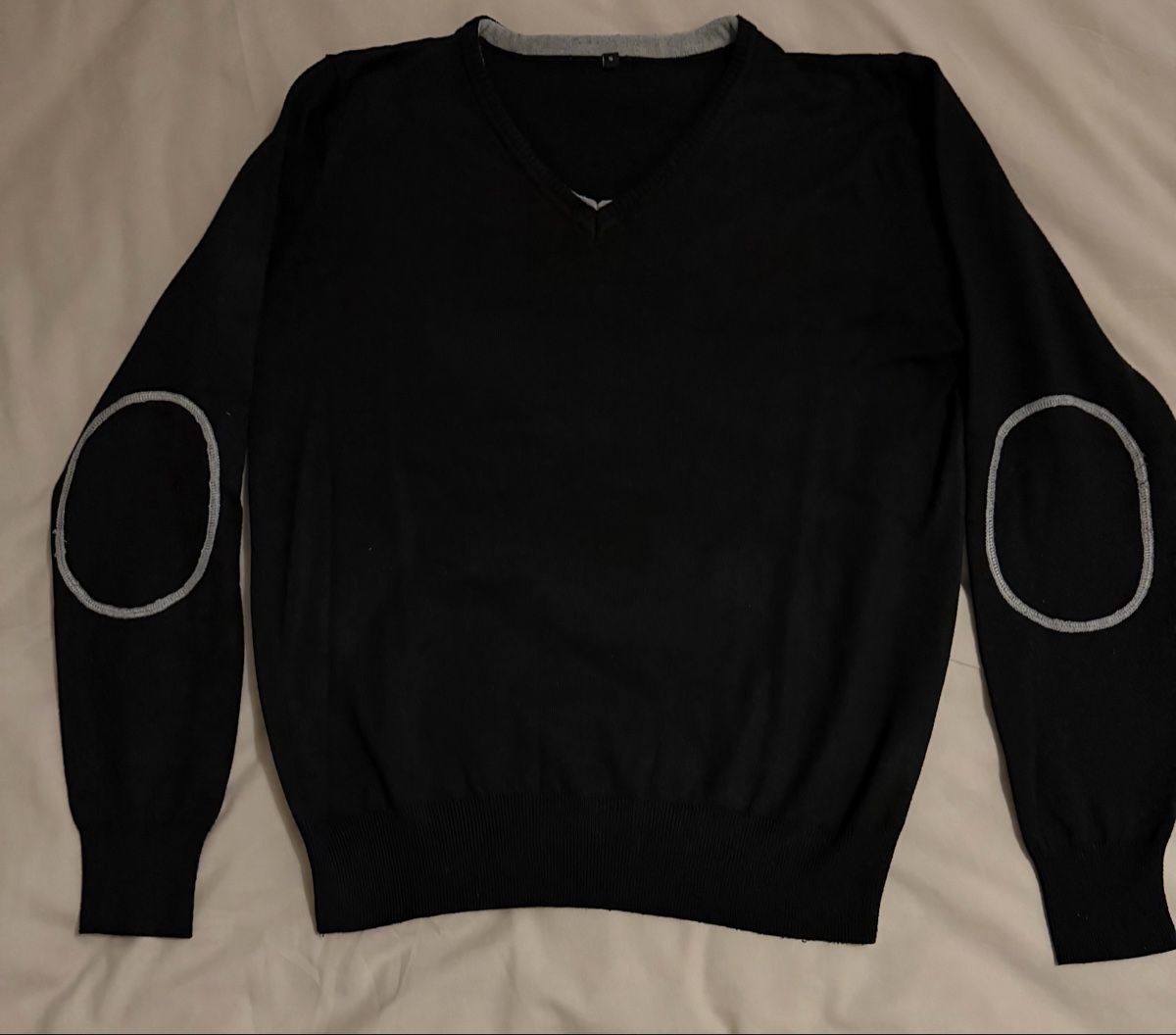 Maglioni & Felpe: Pull noir élégant, parfait pour l'automne, Taille S – Usato da Grolley venduto da Vale82 1