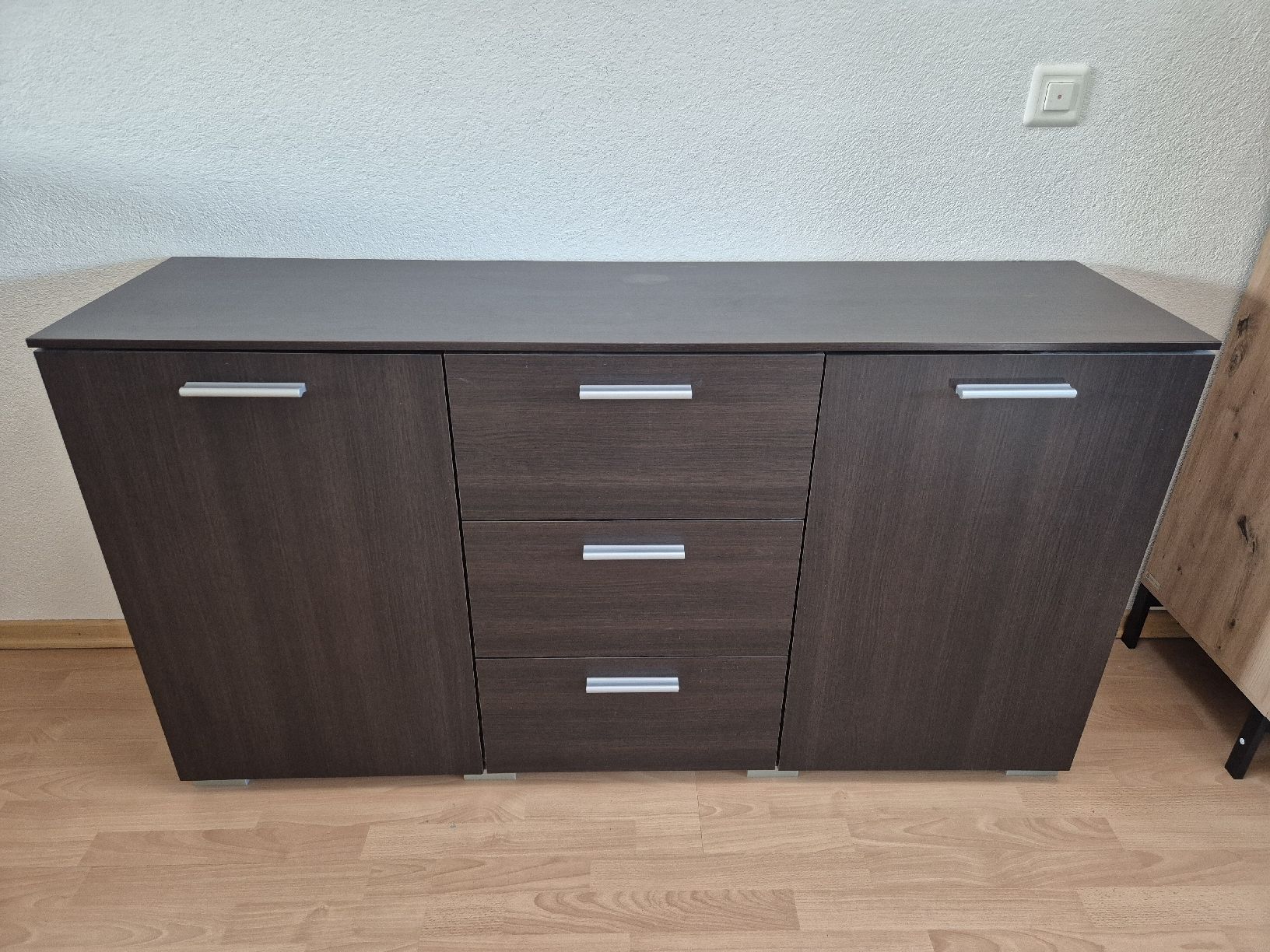Ikea Cassettiere: Kommode schwarzbraun mit Schubladen & Türchen – Usato da Embrach venduto da Delilah33