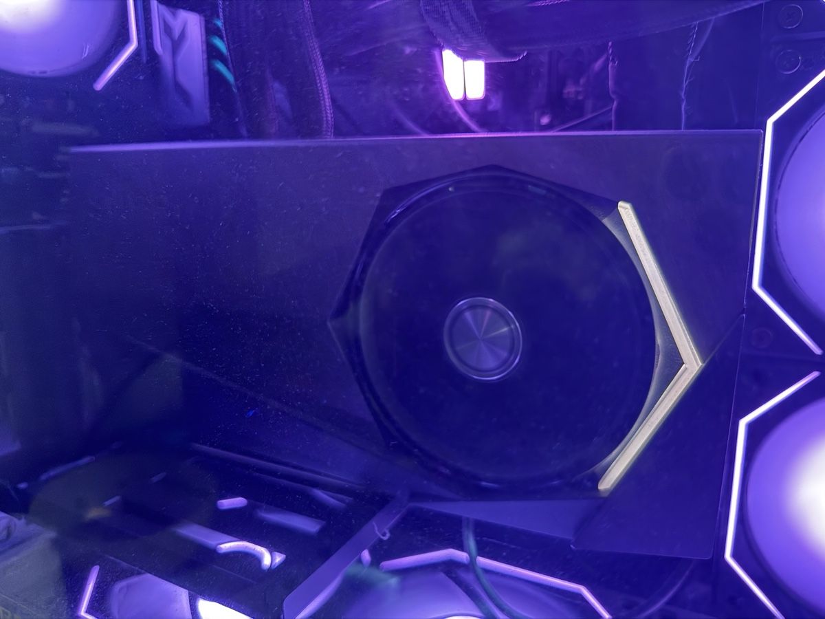 MSI Schede grafiche: RTX 4090 MSI Suprim Liquid X 24GB – Usato da Yverdon-les-Bains venduto da Miroww24 1