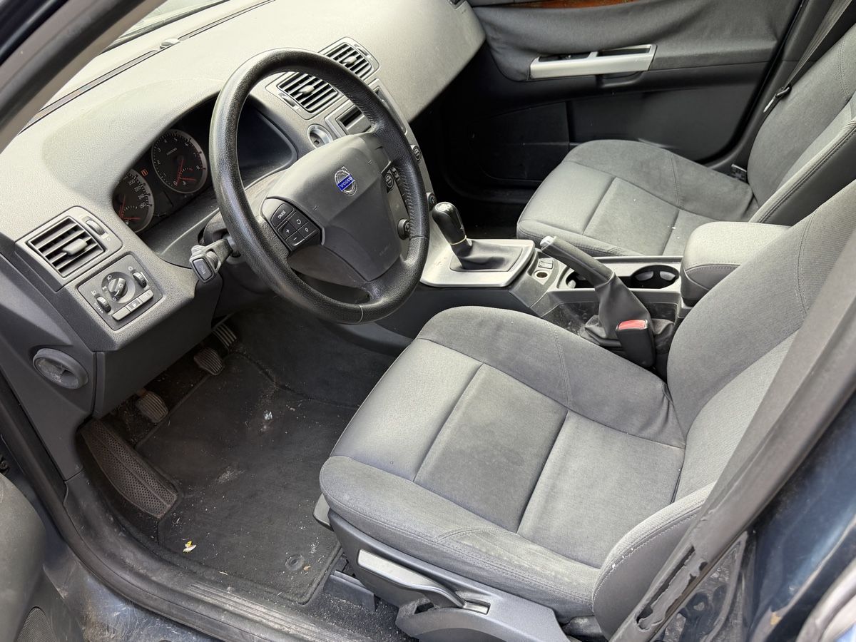 Volvo Automobili: Volvo v50 1.8 – Usato da Vetroz venduto da Fatko89 3