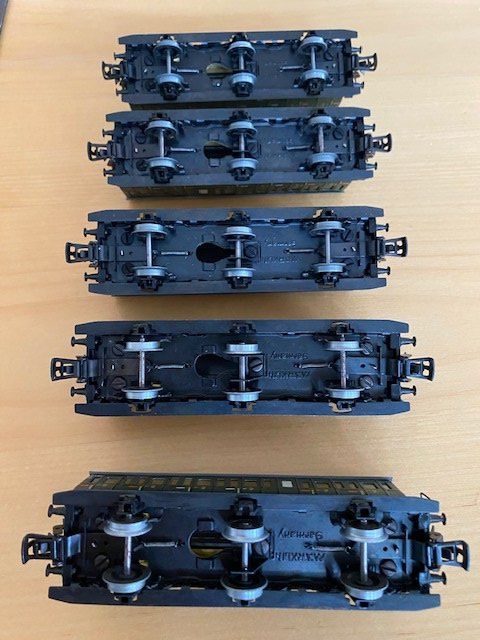 Märklin Modellini di ferrovie: Märklin 4004-4005 - 5 Abteilwagen – Usato da Adelboden venduto da diana_ch 6