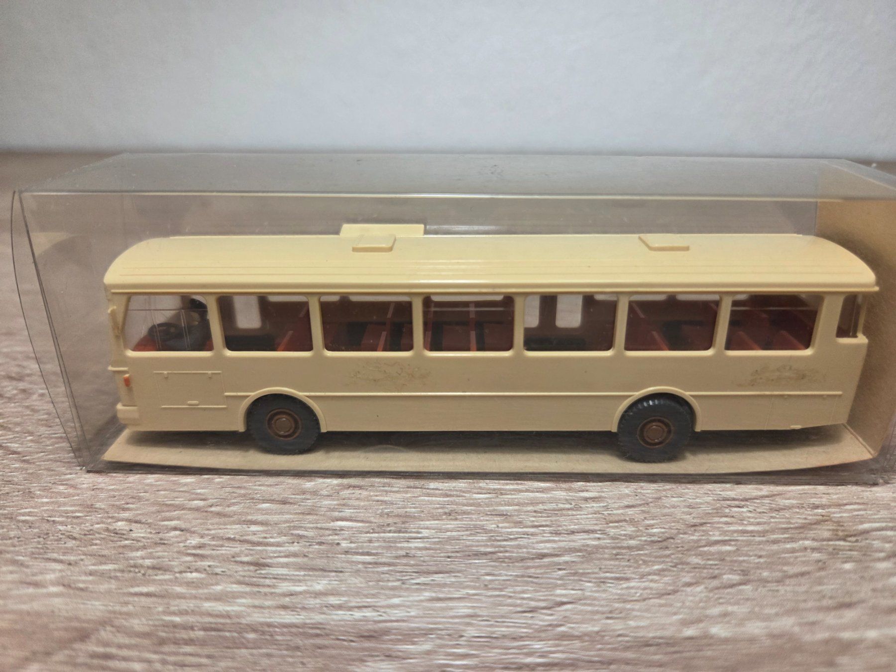 Wiking Modellini d'auto: Wiking 700 VÖV Bus H0 – Nuovo e nell'imballaggio originale da St-Aubin-Sauges venduto da Lo_Go