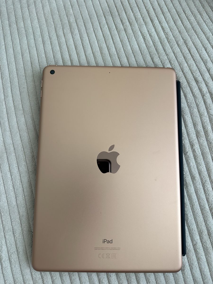 Apple Tablettes PC: Apple IPad 8. Generation – D'occasion à Thun par lara_tanisha 2