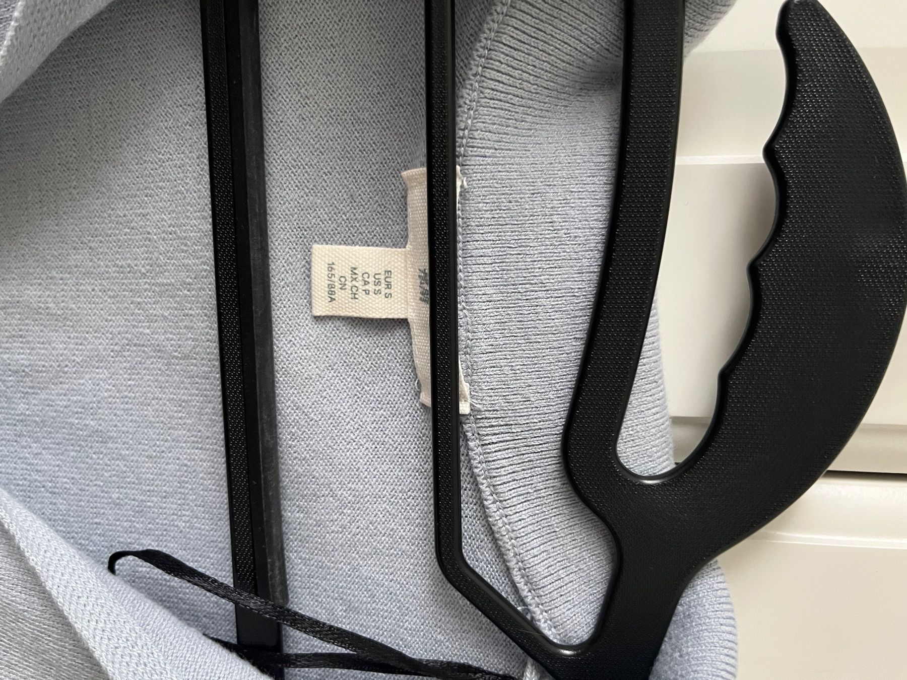 H&M Pulls & Sweat-shirts: Kurzärmeliger Pullover mit V-Ausschnitt – D'occasion à Allschwil par eyl_bb8q 1