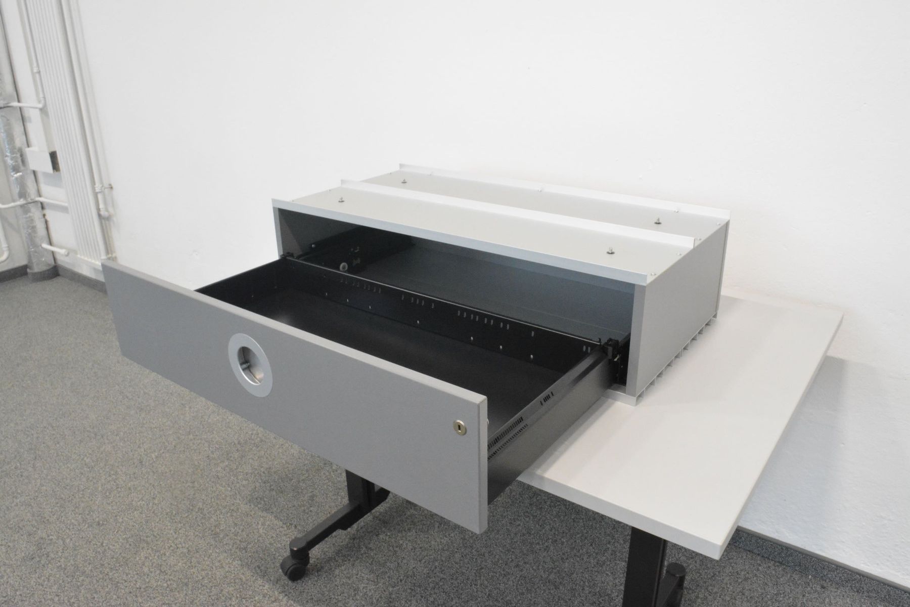 Scaffali: Denz D3 Modul mit Breitschublade - Anthrazit - ohne – Usato da Schönenwerd venduto da mcofficeshop 2