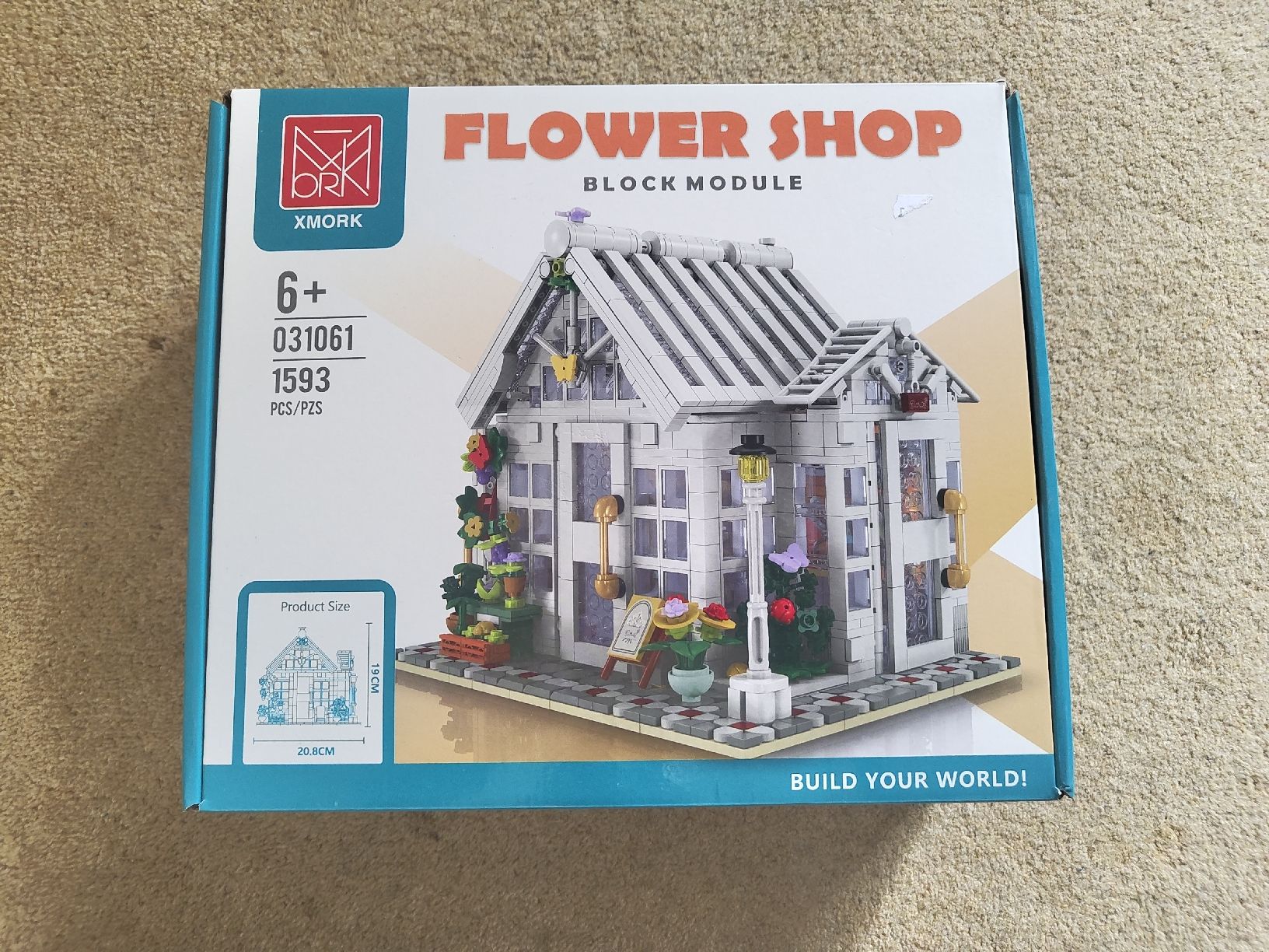 Mould King Kit di costruzioni: XMORk Flower Shop Block Module 1593 pcs New MIT light  – Nuovo e nell'imballaggio originale da Glattbrugg venduto da har_jgc7 2