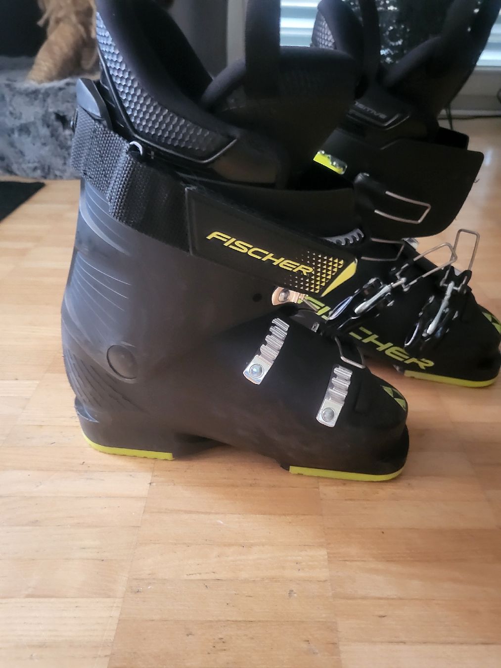 Scarpe da uomo: Skischuhe Fischer Grösse 21.5 gebraucht – Usato da Jona venduto da ramona024 1