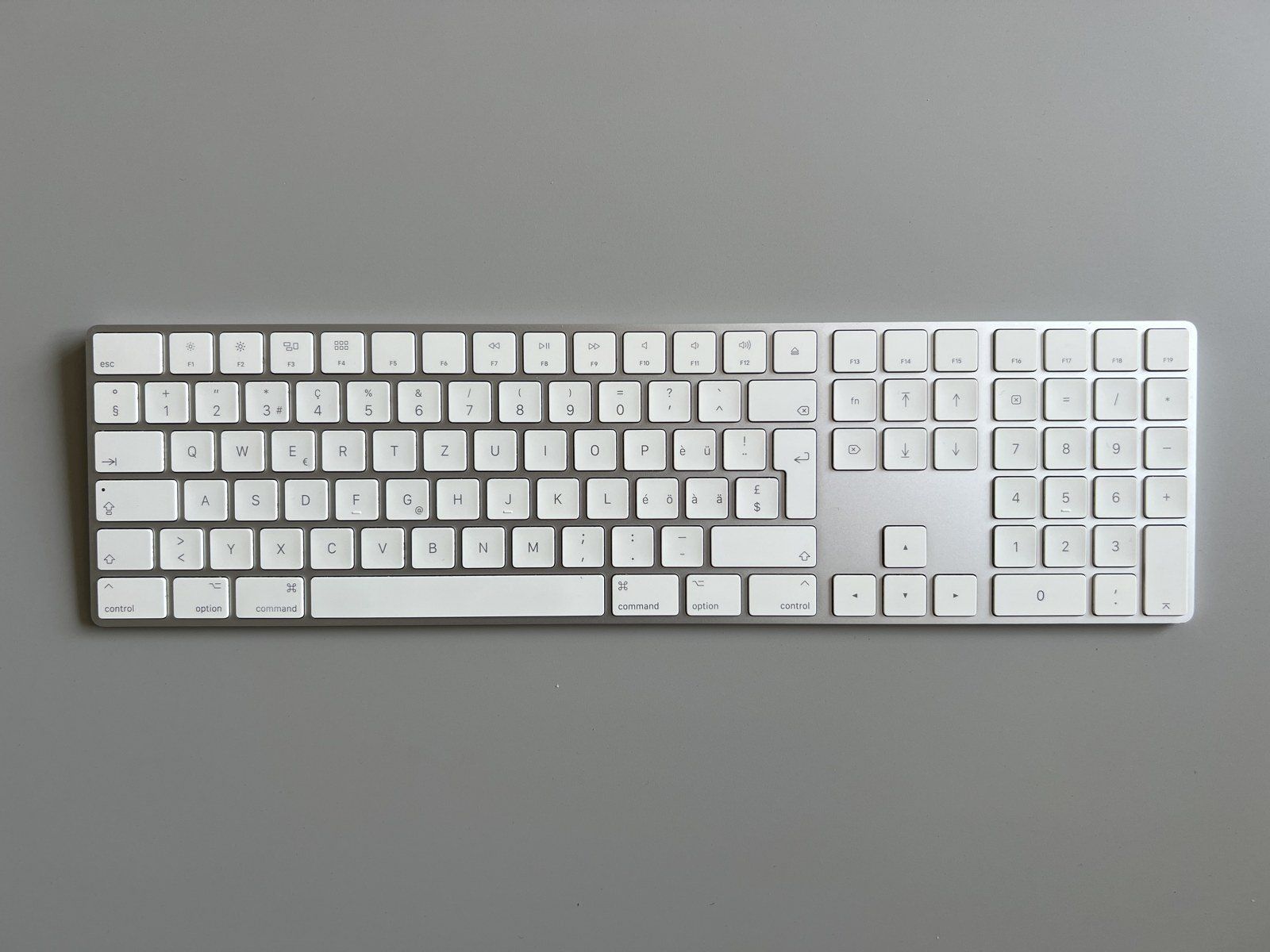Apple Tastaturen: Apple Magic Keyboard mit Ziffernblock A1843 CH-Layout – Gebraucht aus Zürich von Kollege7