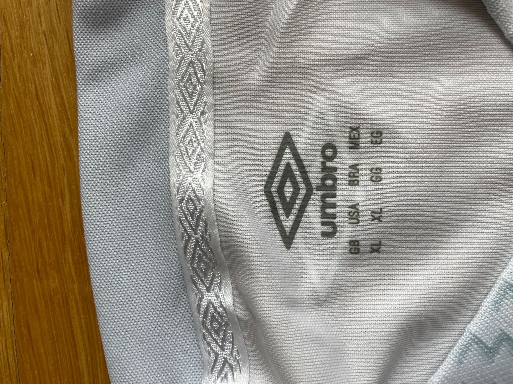 Leibchen & Hosen: Neymar JR Santos Trikot – Neu (gemäss Beschreibung) aus Bern von marina.porobic 2