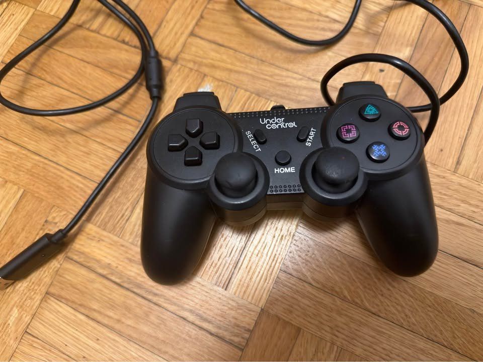 Manettes: Manette filaire PS3 Under Control – D'occasion à Meyrin par catarinalopes96 1