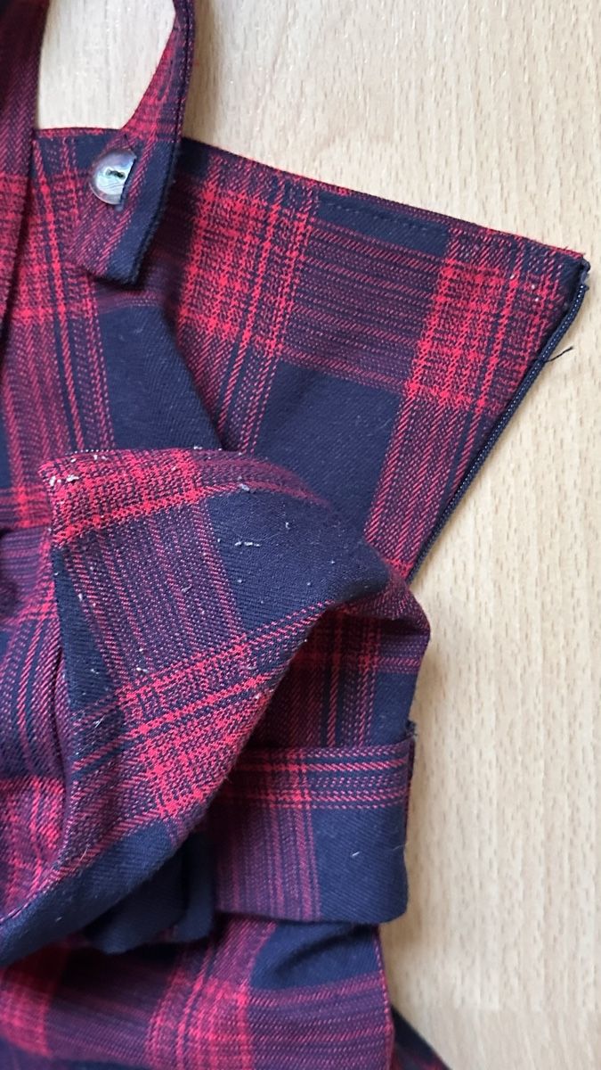 Lotti di vestiti: Kleiderpacket (4 Kleider in grösse S-M) – Usato da Romanshorn venduto da Butterdog 1
