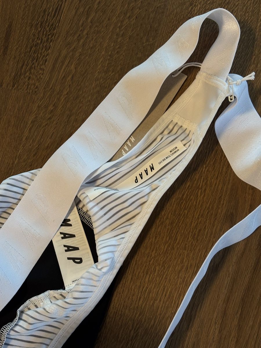 Pantaloni: MAAP Women's Team Bib Evo – Nuovo e nell'imballaggio originale da Mels venduto da exploremore 2