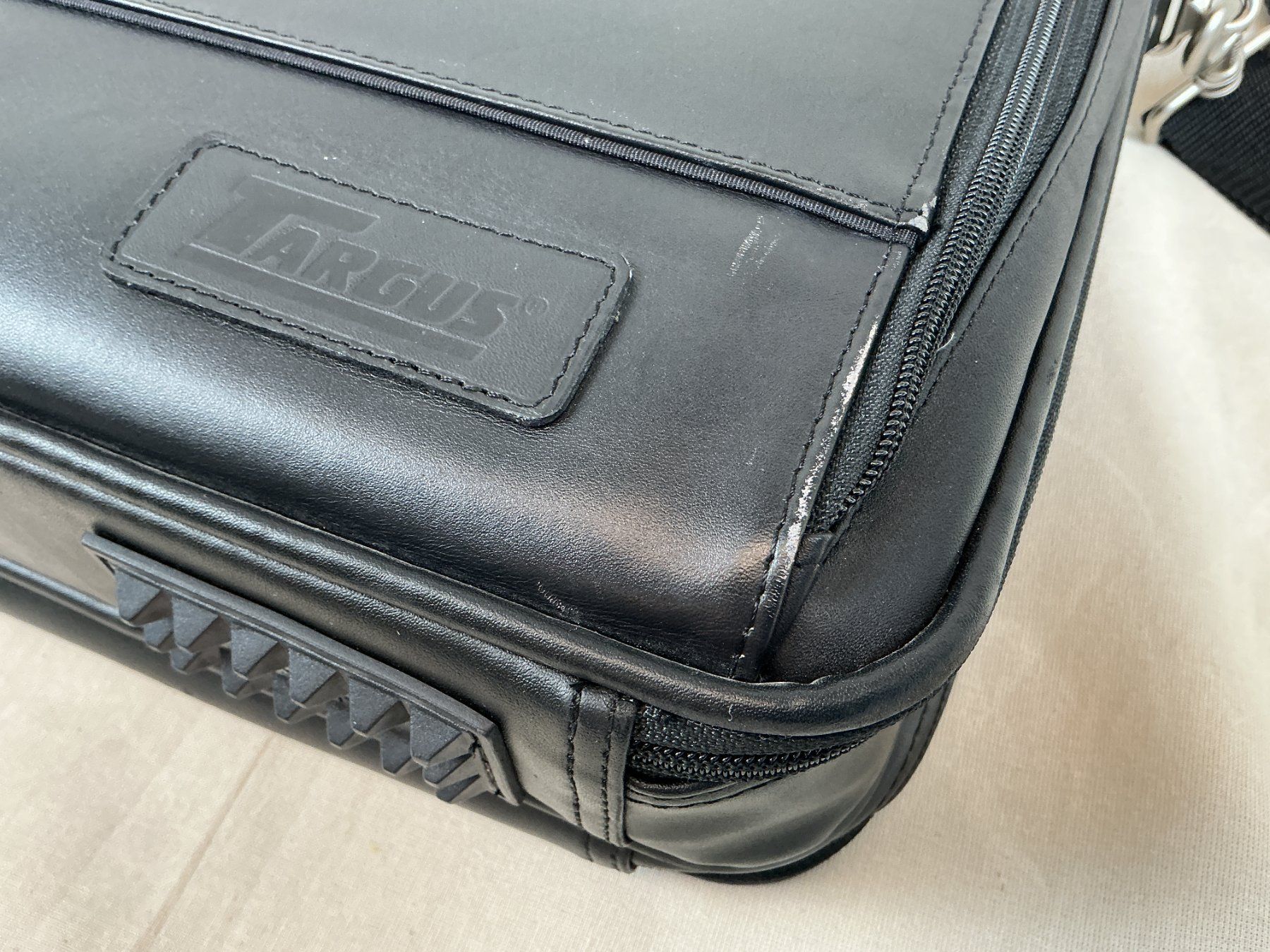 Targus Taschen: TARGUS Business / Laptop Tasche – Gebraucht aus Richterswil von Restwert_Richterswil 9