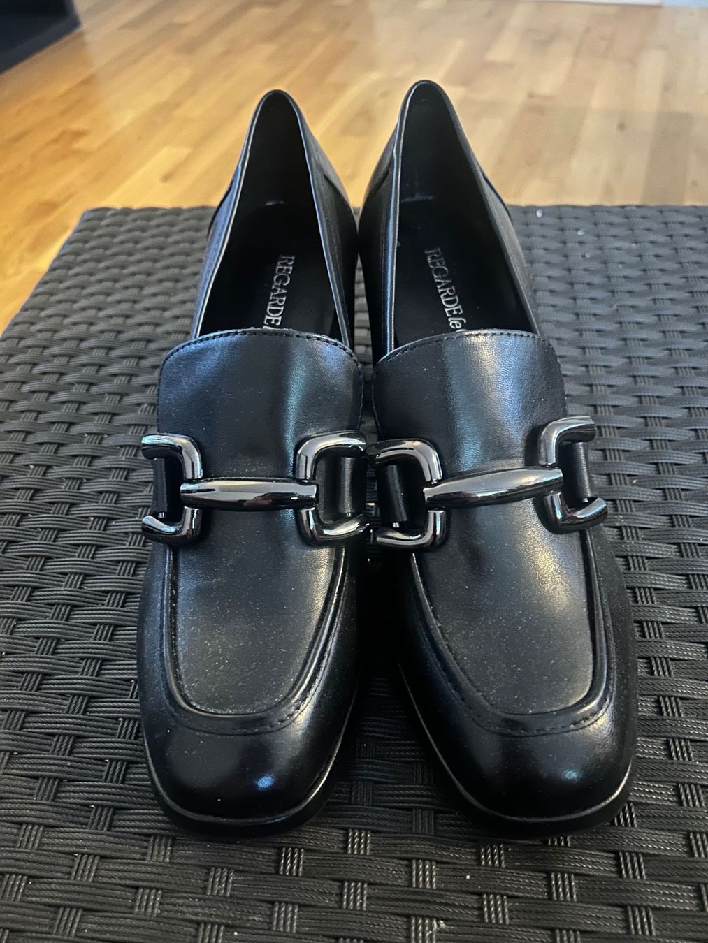 Chaussures femmes: schwarz neue Lederschuhe – Neuf avec emballage d'origine à Winterthur par acelaya