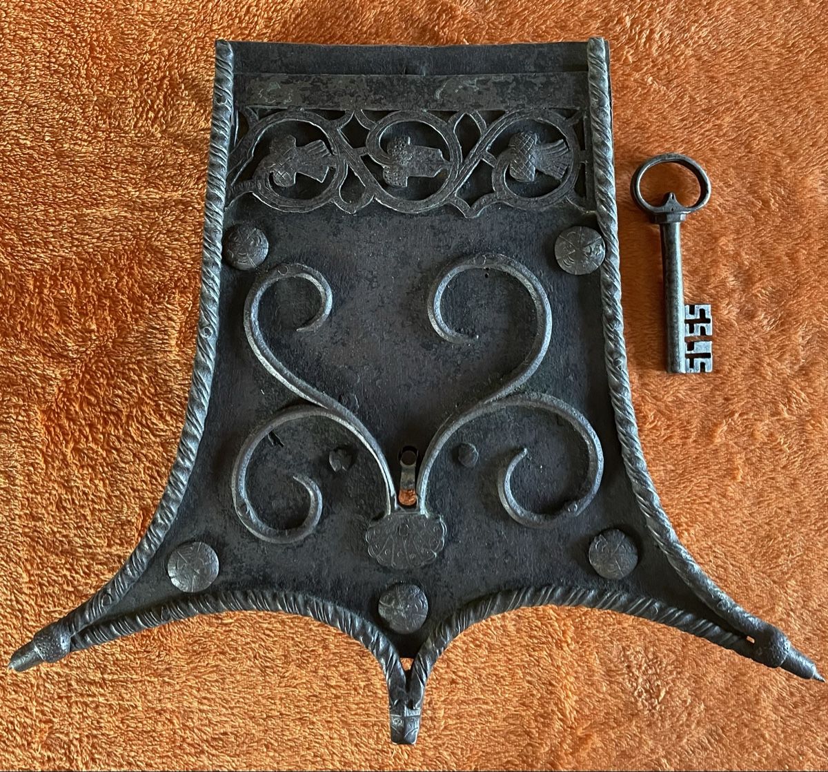Cadenas: Antik grosses Schloss Gotisch – D'occasion à Rorschacherberg par farmer61