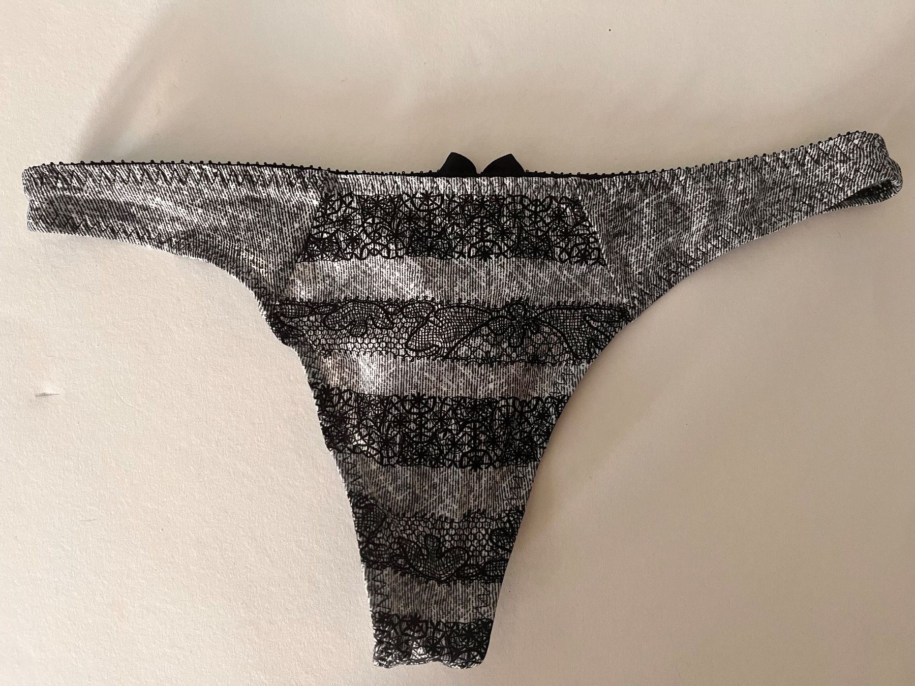 Autres dessous: ANTIGEL, String, Grösse 40, Farbe Grau – Neuf avec emballage d'origine à Rudolfstetten par gst_g7xl