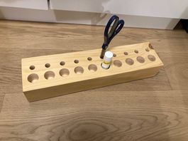 Scheren und Leimstifthalter 