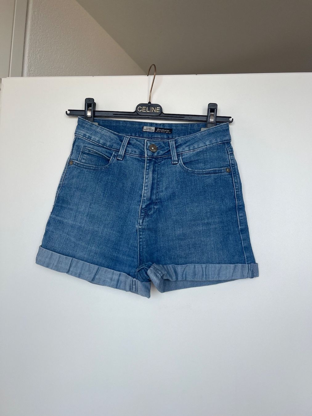 Stradivarius Jeans: Short en jeans – Usato da Neuchâtel venduto da Ariane_vn00