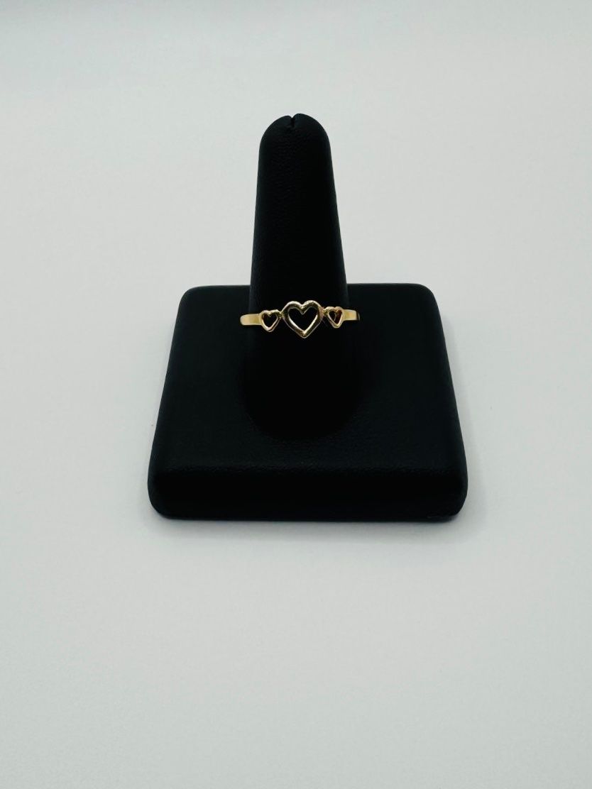 Ringe: Golden farbiger Ring mit kleinen Herzen / Grösse: 59 – Neu und originalverpackt aus Frutigen von glanzvolles.leben