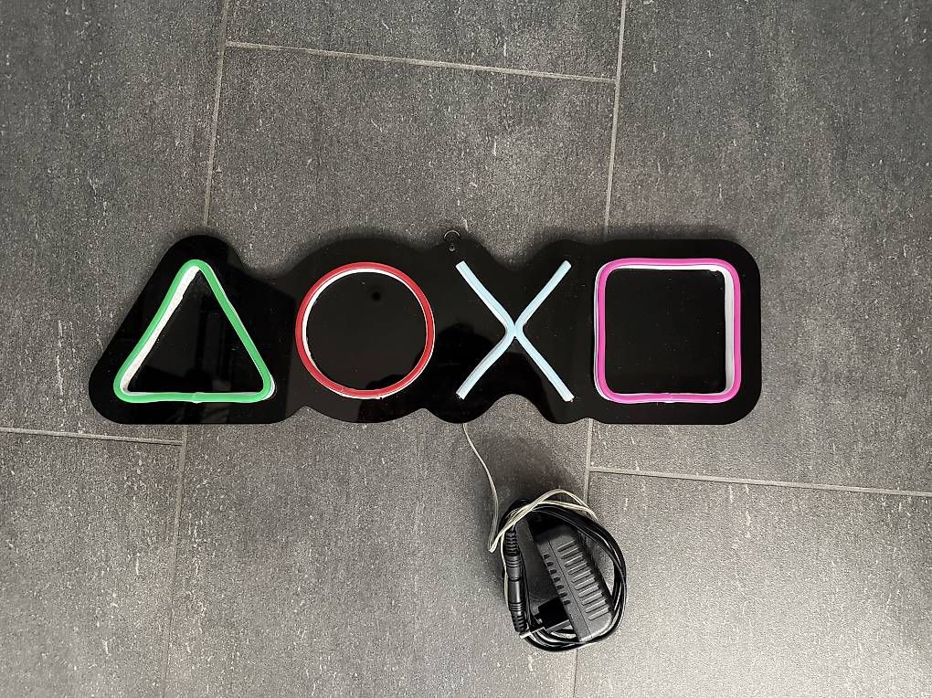 Lampen: Neon PlayStation Symbol Wandlicht – Gebraucht aus Laupen ZH von RealAslanarda 1
