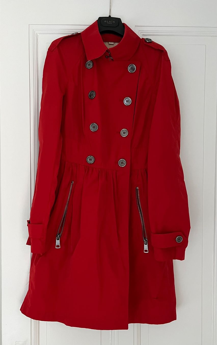 Burberry Cappotti: Burberry Brit, trench rouge, – Usato da Genève venduto da dachaw