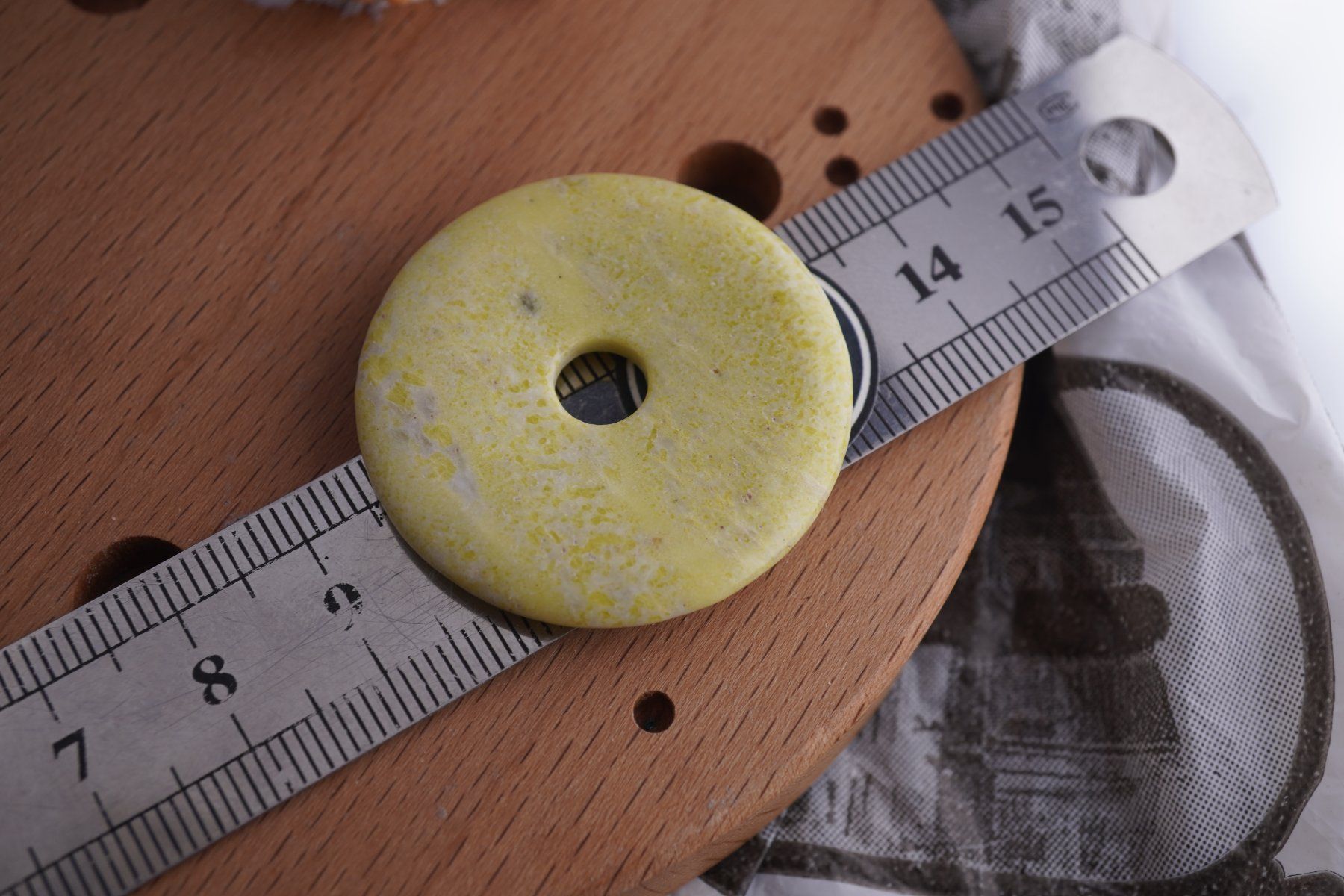 Minerali & Pietre curative: Lizardit     Donut   pi Scheibe      Ab 1.- – Nuovo e nell'imballaggio originale da Eschenbach SG venduto da topstone 7