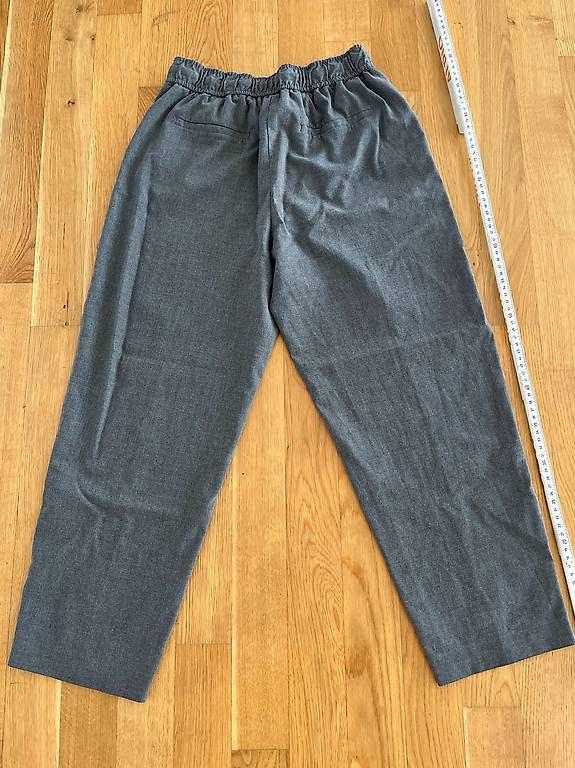 Pantaloni: Graue Stoffhose, S, Zara – Usato da Breitenbach venduto da ani_tc2l 2