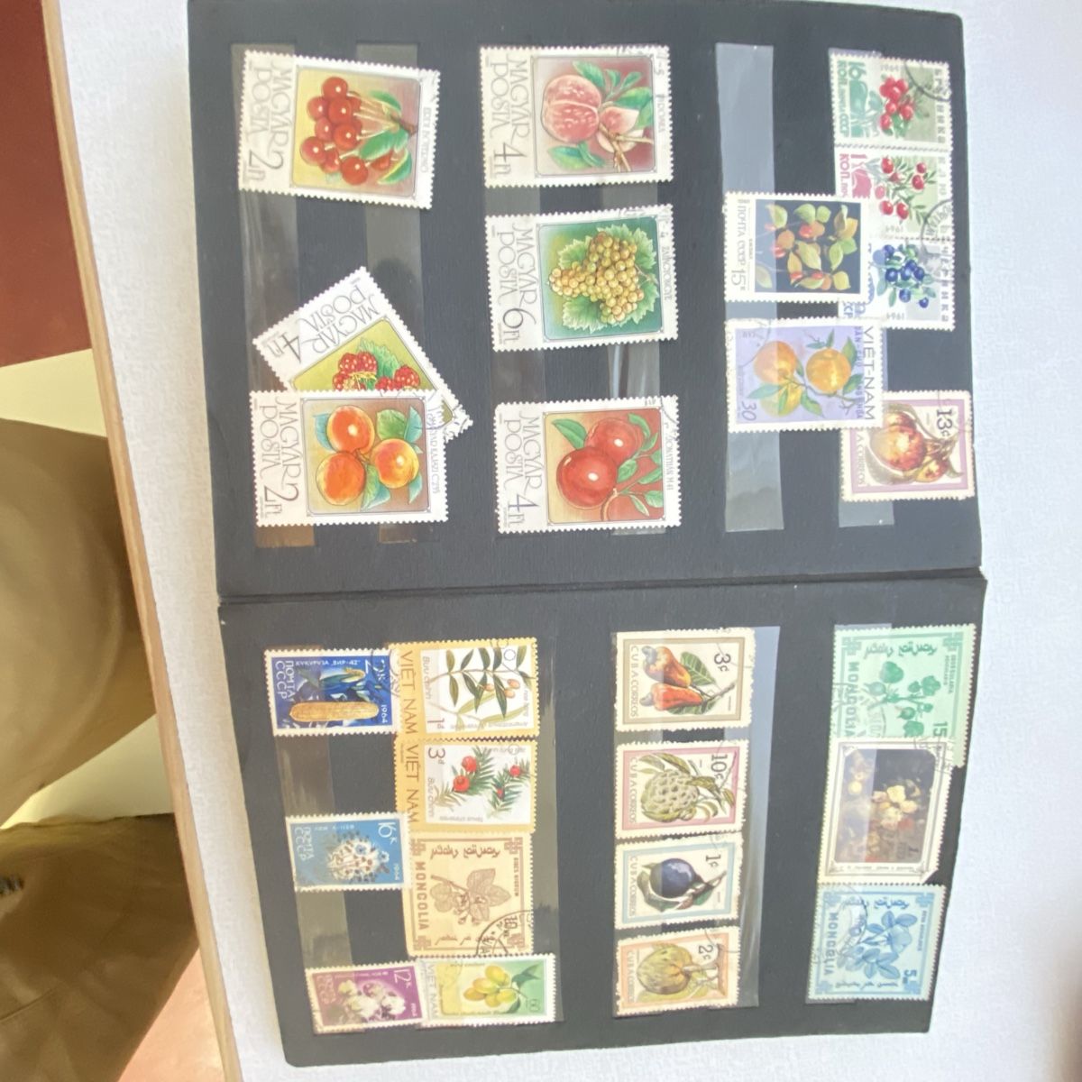 Tutti i francobolli: Stamp Collection - Various Themes, Worldwide, Collection – Usato da Jona venduto da Ksander17 3