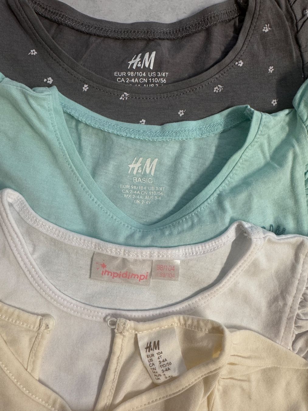 Kleiderpakete & -sets: Mädchen Shirts Grösse 98/104 – Gebraucht aus Bonaduz von lut_6rts 1