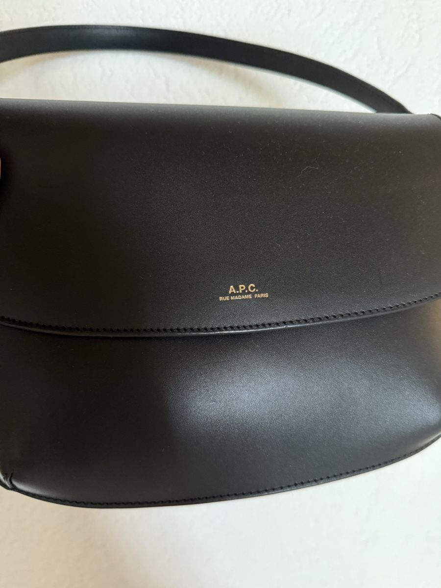 Apc Borse da donna: APC Paris Sarah Shoulder Bag – Nuovo (secondo la descrizione) da Berikon venduto da chuchu 2