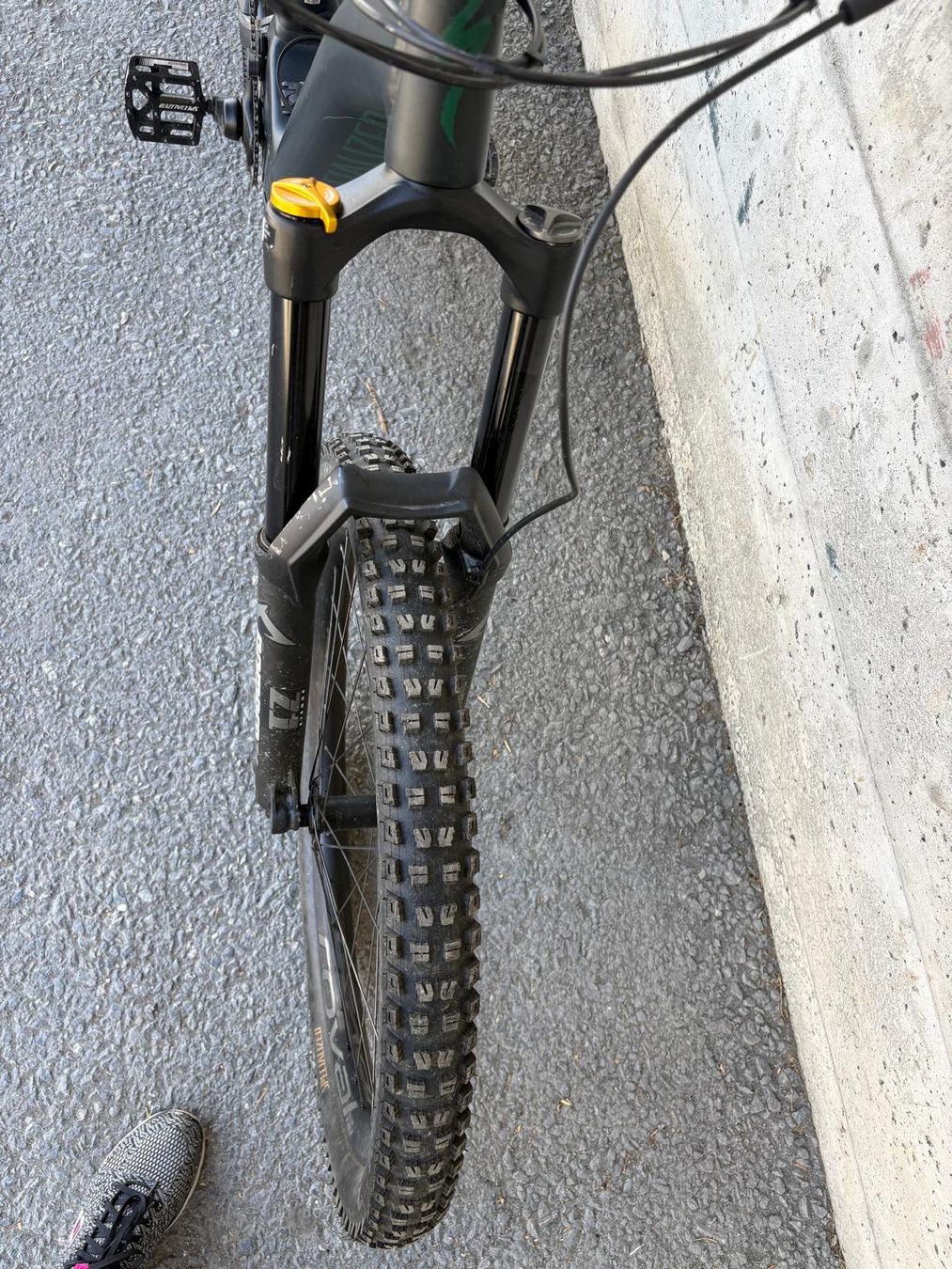 Specialized Velos: E-Bike Specialized Levo vollgefedert – Gebraucht aus Visp von mbb_xs75 5