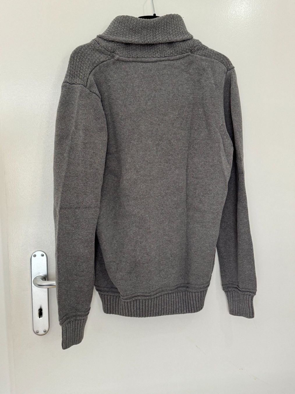 Maglioni & Felpe: Pull à col Celio Taille L – Usato da Yvonand venduto da log_t9ks 1