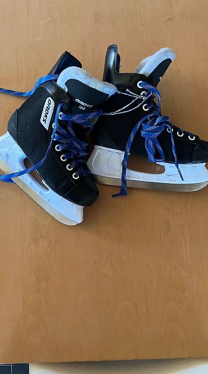 Pattini da ghiaccio: Schlittschuhe Kinder ca. Gr. 34 – Usato da Ammerzwil BE venduto da Coolman16 2