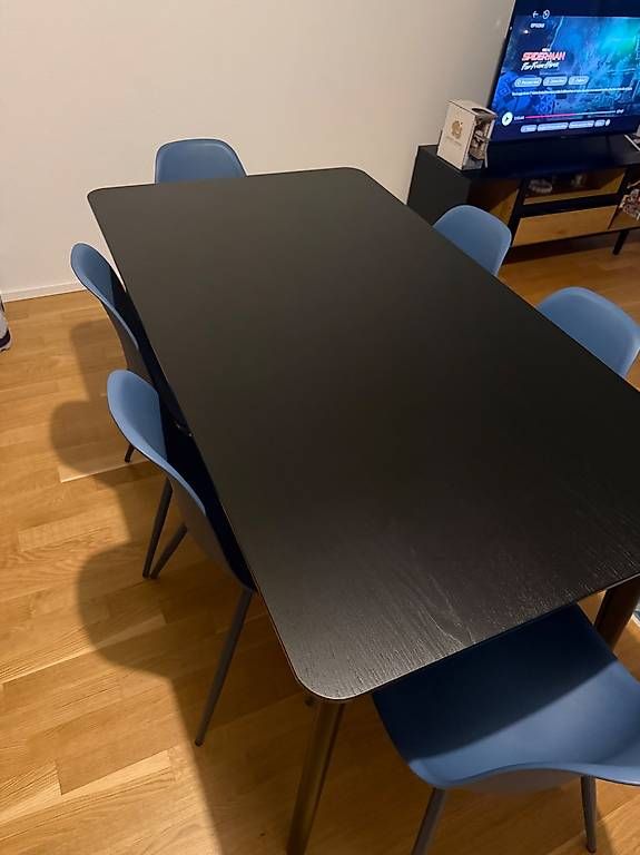 Tables: Table IKEA noir  – Neuf avec emballage d'origine à Delémont par pek_nlq7 2