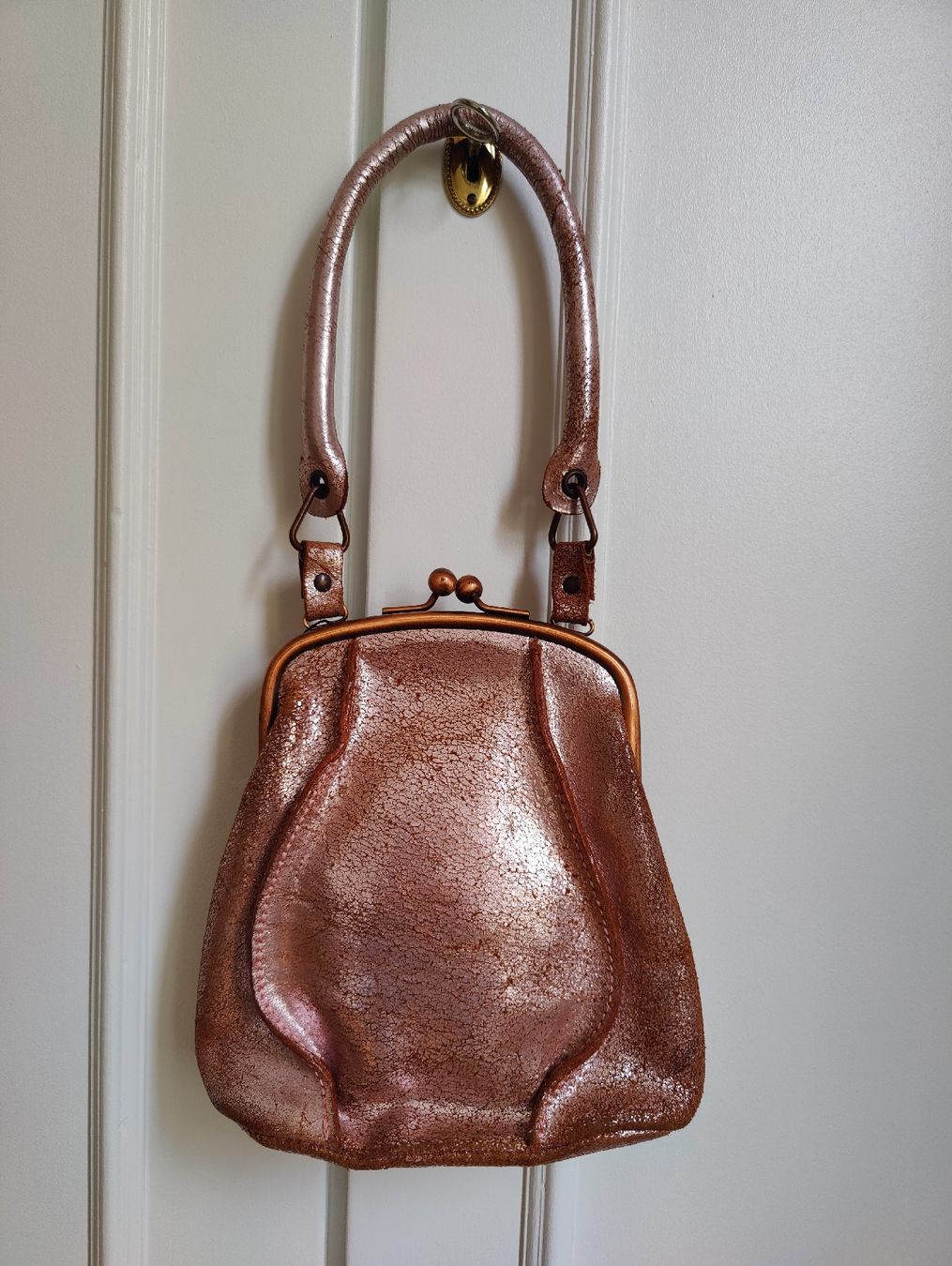 Max Mara Borse da donna: Max & Co. Bronze Metallic Frame Handbag, Party Chic – Usato da La Tour-de-Peilz venduto da dAutrefois 2