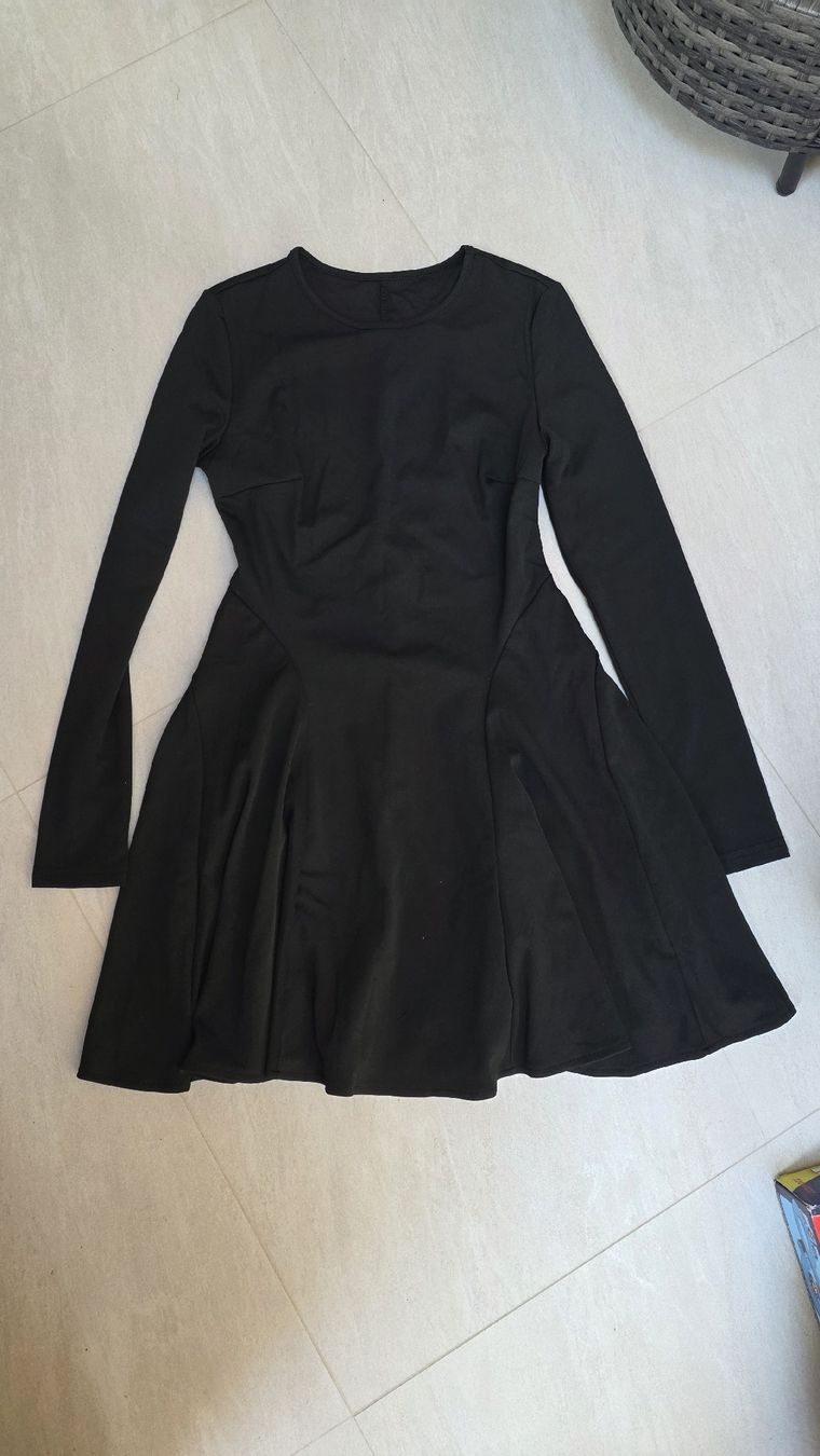Kleider & Röcke: robe pour fille – Gebraucht aus Fontainemelon von ale_b865