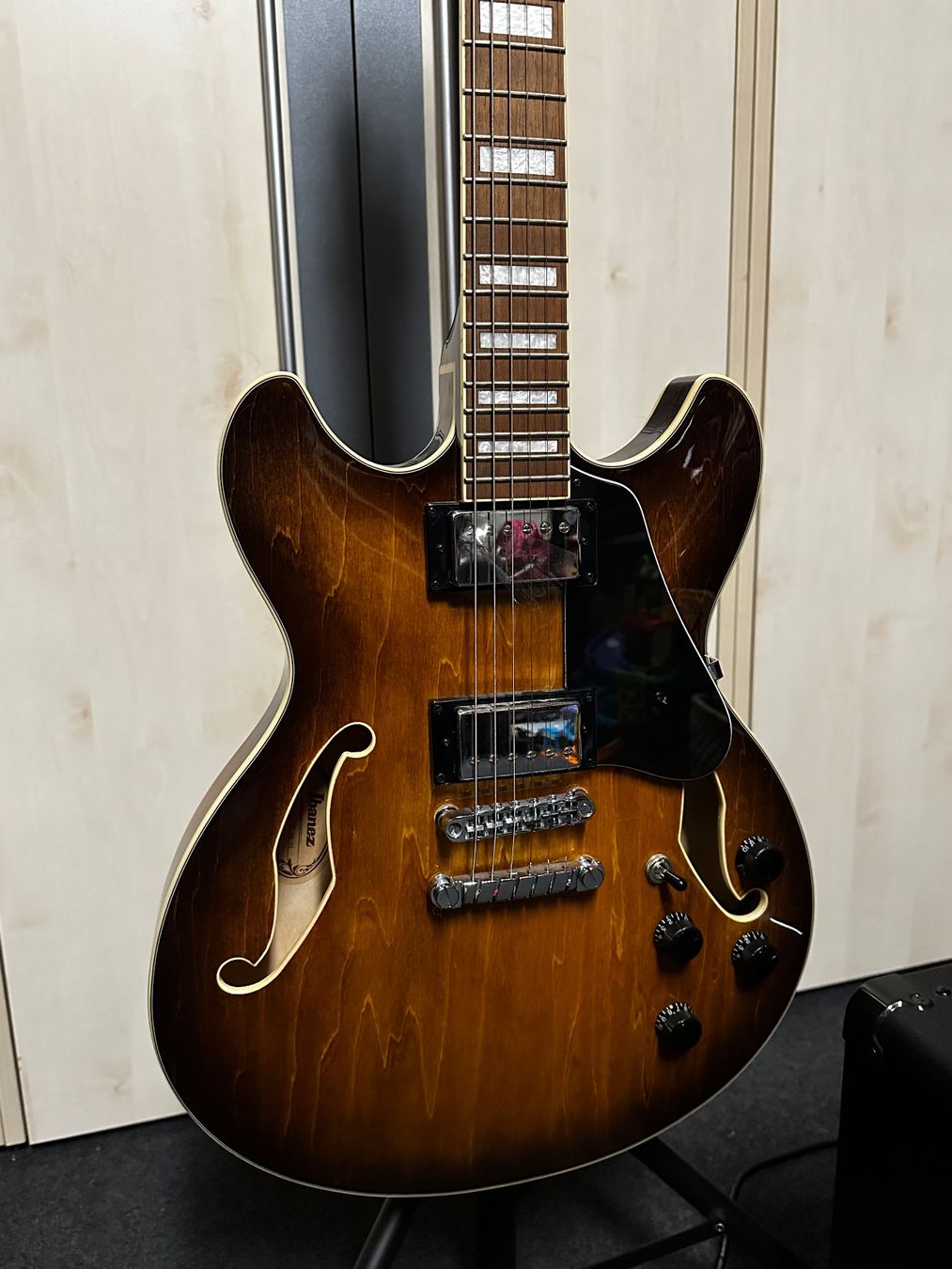 Ibanez Strumenti musicali: Ibanez E-Gitarre, Marshall Box, Zubehör – Nuovo (secondo la descrizione) da Schindellegi venduto da lusi1971 2