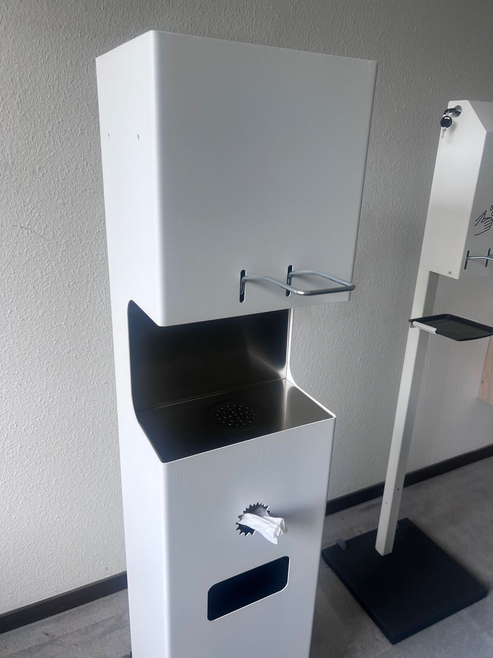 Altro in Decorazioni & Accessori: Desinfektionsständer mit Papiertuchspender & Abfalleimer – Nuovo (secondo la descrizione) da Reinach BL venduto da tba_2gyj 1