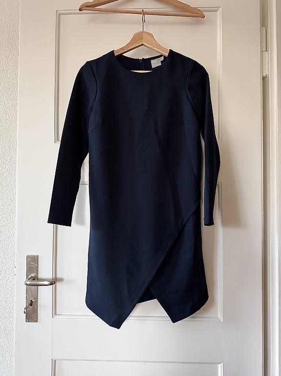 Vestiti: ASOS KLEID DUNKELBLAU – Usato da Zürich venduto da Nadgb1303