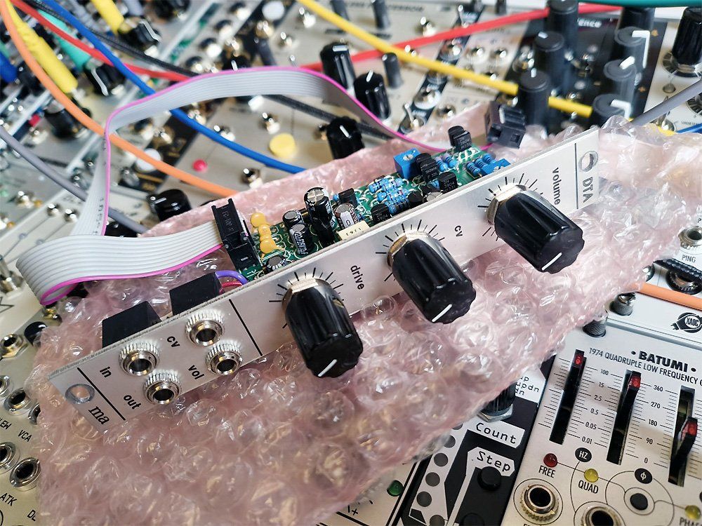 Strumenti musicali: Manhattan Analog DTA Eurorack VCA – Usato da Knonau venduto da der_Alexan 1