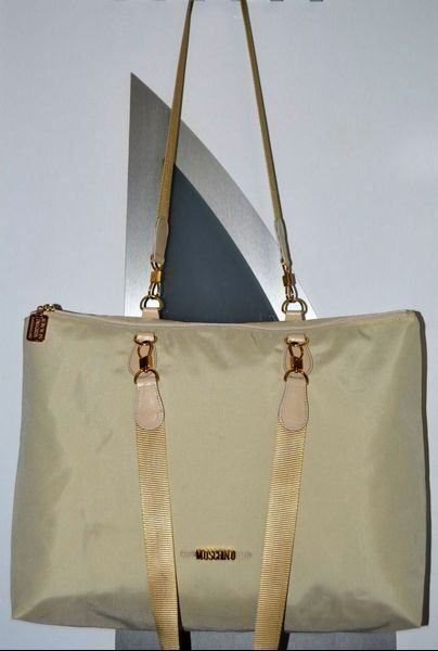 Moschino Taschen für Damen: Tasche / grand sac MOSCHINO – Gebraucht aus Collonges von Auganien